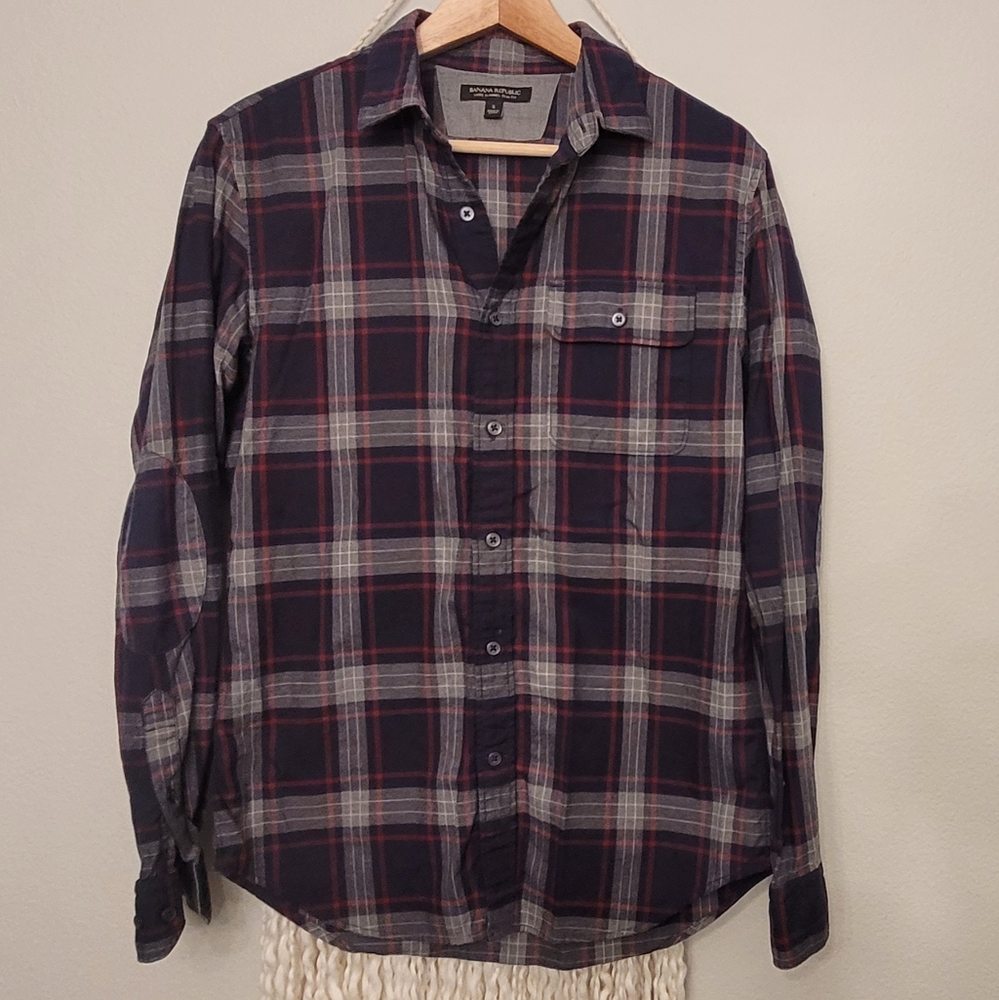 BR. Long sleeve button down